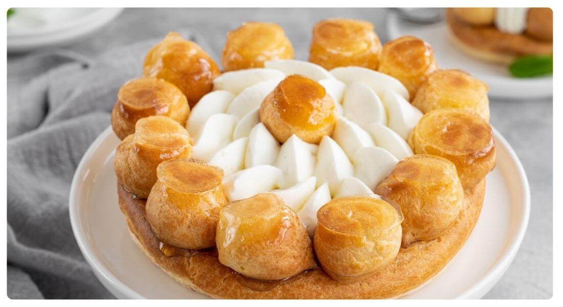 フランスの伝統菓子サントノーレの写真