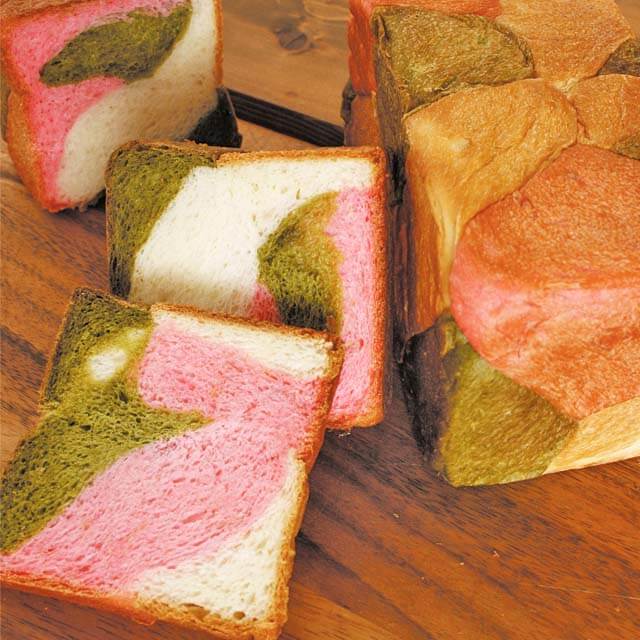 桜と抹茶の春色食パン