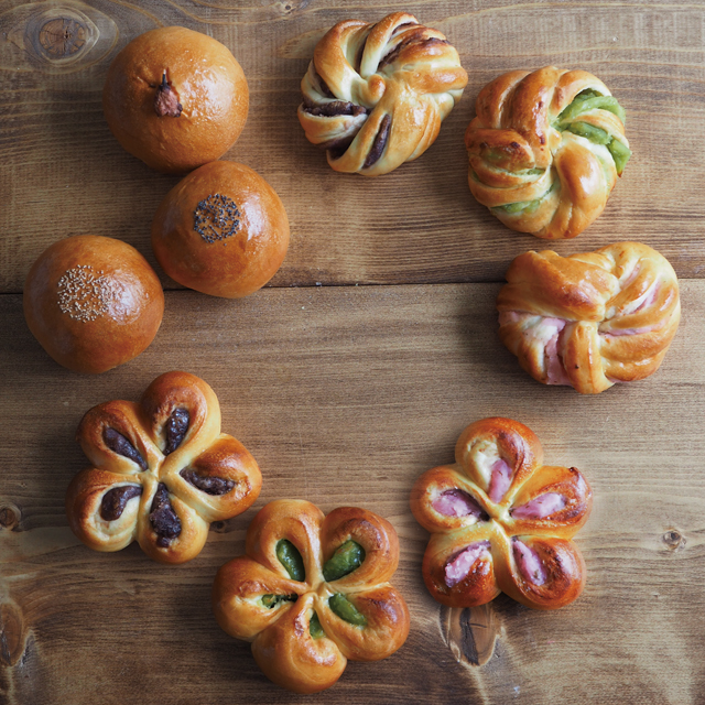 春の彩りあんぱん