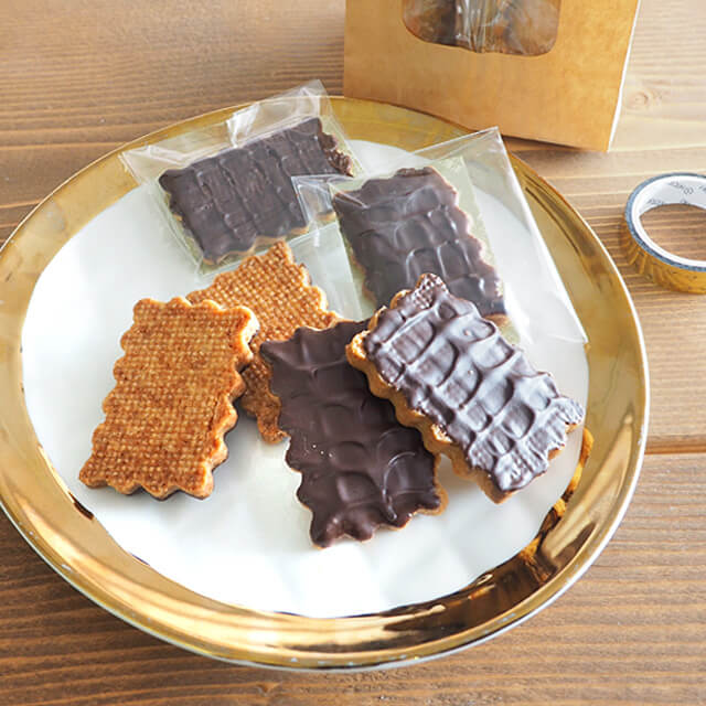 チョコ掛け全粒粉クッキー