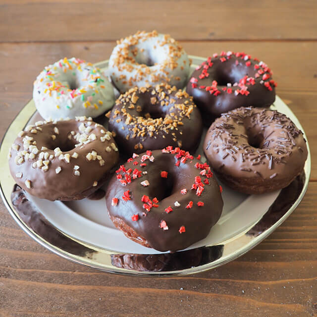 ふんわりチョコレートドーナツ