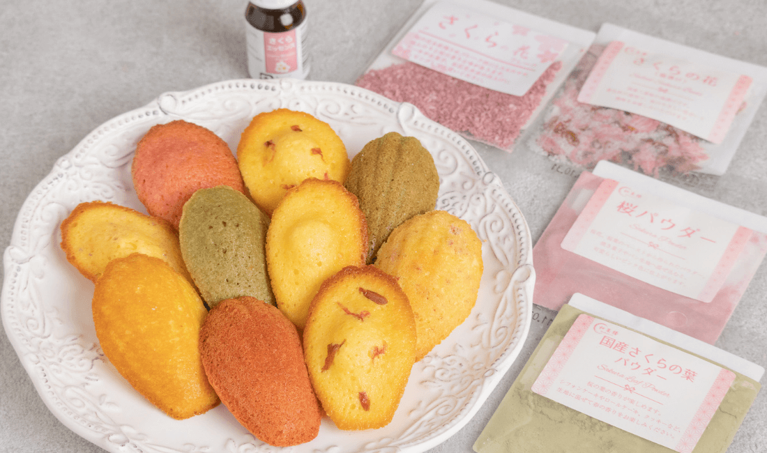 5種類の桜素材とそれを使ったマドレーヌの写真